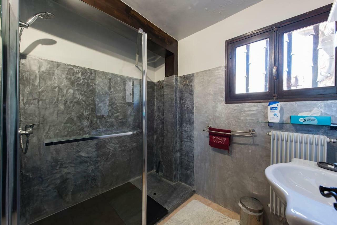 Appartement Clot De Felines Entrevaux Luaran gambar